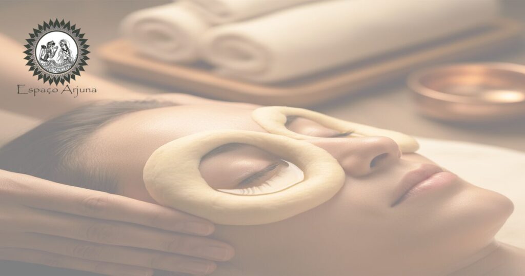 Anel e óleo morno usados em netrabasti, banho ocular tradicional